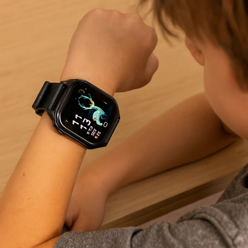 Børne Smartwatch med Touchscreen – Fitness Tracker, Genopladelig via USB