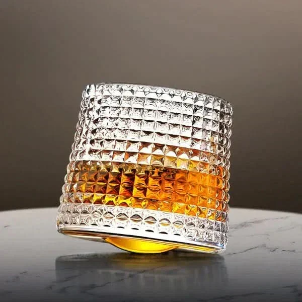 Elegant Whiskyglas med Drejefunktion i Japan-Stil