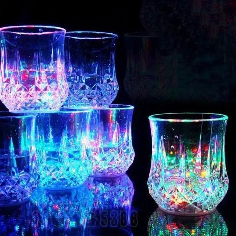 Væskestyret LED-glas med særligt lysdesign