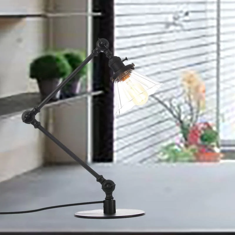 Stilfuld Bordlampe i Klart Kegleformet Glas