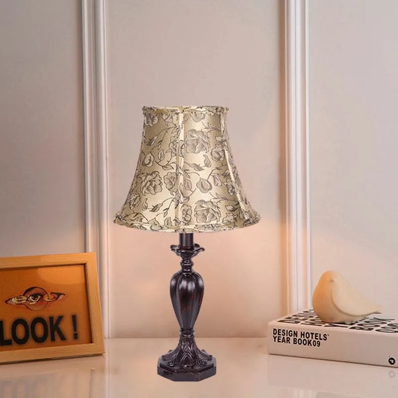 Elegant Natlampe med Glas Skærm til Dit Hjem
