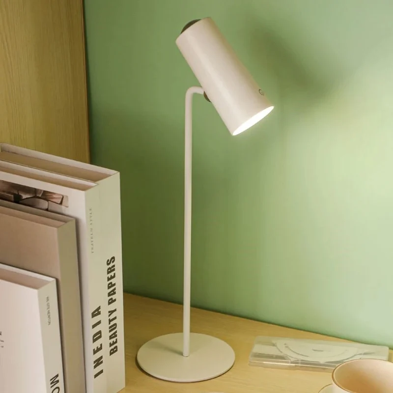 Bærbar LED Bordlampe med Touch Dæmpning og Øjenvenligt Lys