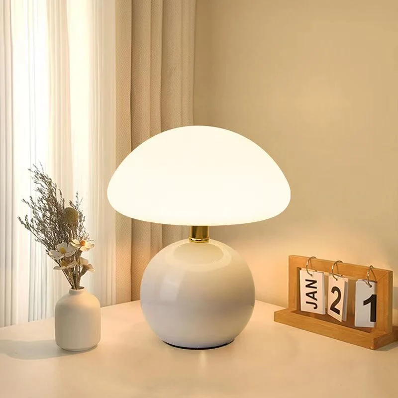 Elegant Svampeformet Lampe med Justerbar Belysning