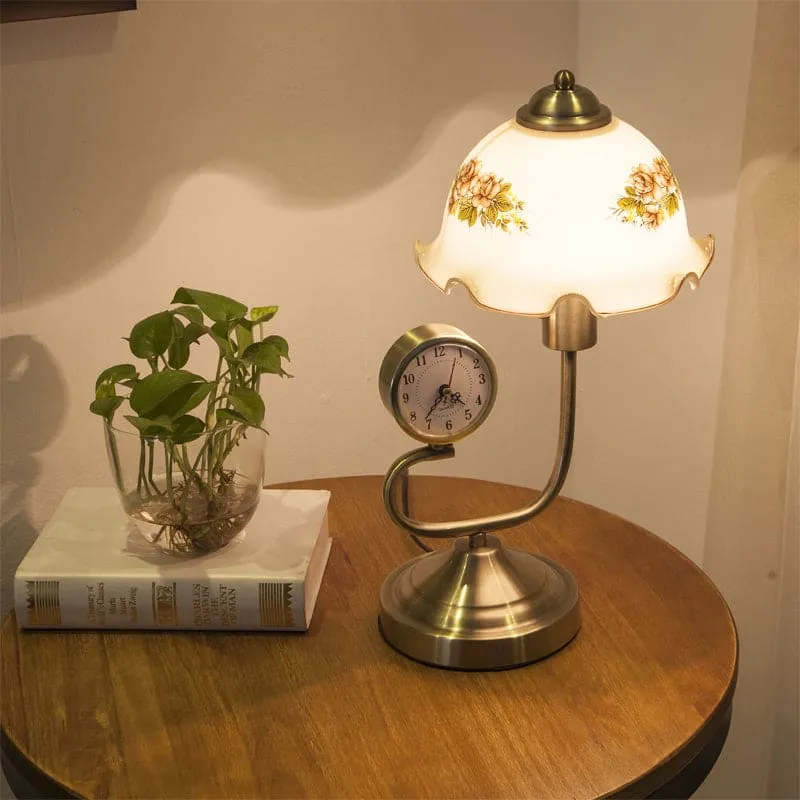 Blomsterformet Bordlampe med Landlig Elegance og Hyggebelysning