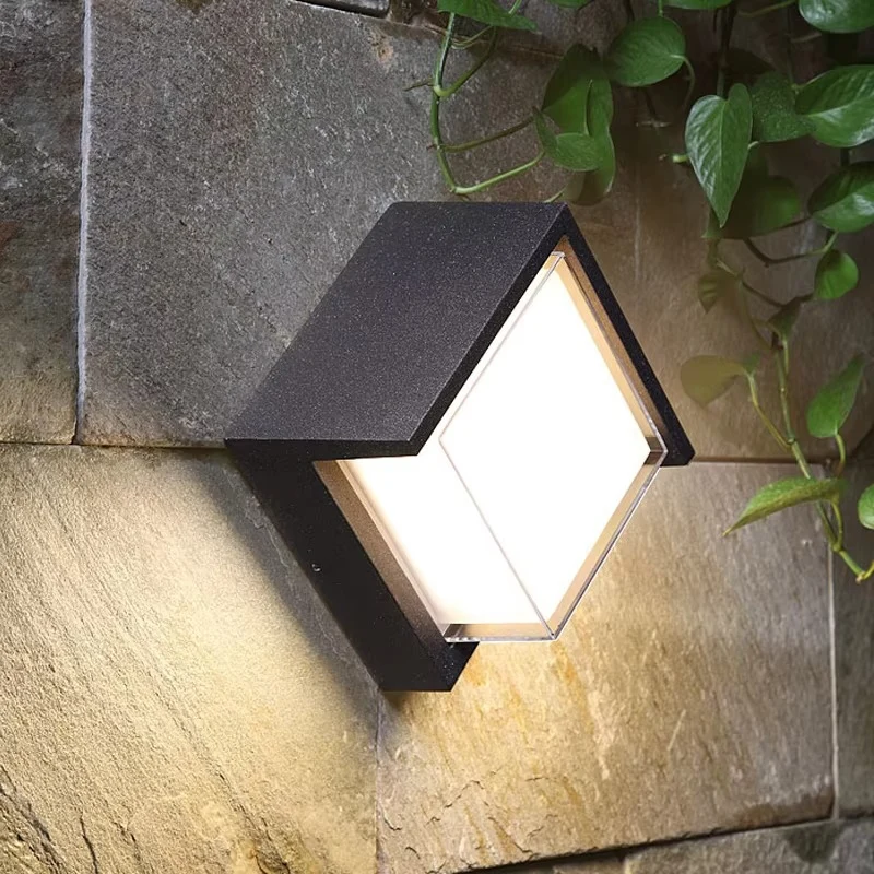 Udendørs LED Væglampe med Bevægelsessensor og IP65 Vandbeskyttelse