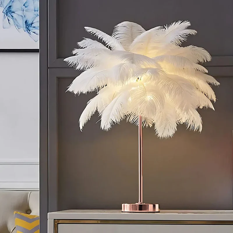 Fjerlampe med Justerbar Belysning - Skab Hygge i Hjemmet
