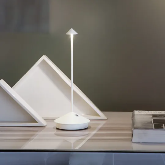 Trådløs LED Bordlampe – Stilfuld og Justerbar Belysning