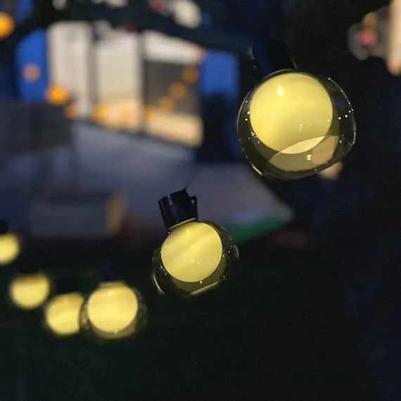Solcellelyskæde til Udendørs Brug – Stilfuld og Energibesparende