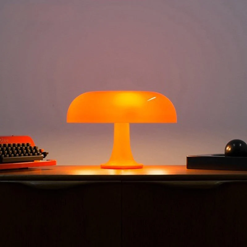 Stilren Svampebordlampe med Justerbar Belysning