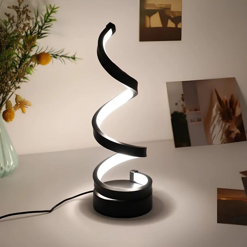 Elegant LED Bordlampe med Justerbar Lysstyrke og Design